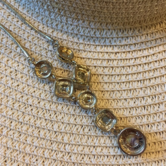 Iridescent Milky Square and Circle Pendant Necklac - Picture 5 of 5